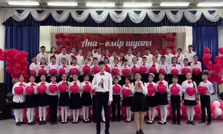 Жетісу ауданы №148 мектеп-гимназияда 8 наурыз мерекесіне орай “Ана-өмір шуағы” атты мерекелік концерт өтті.