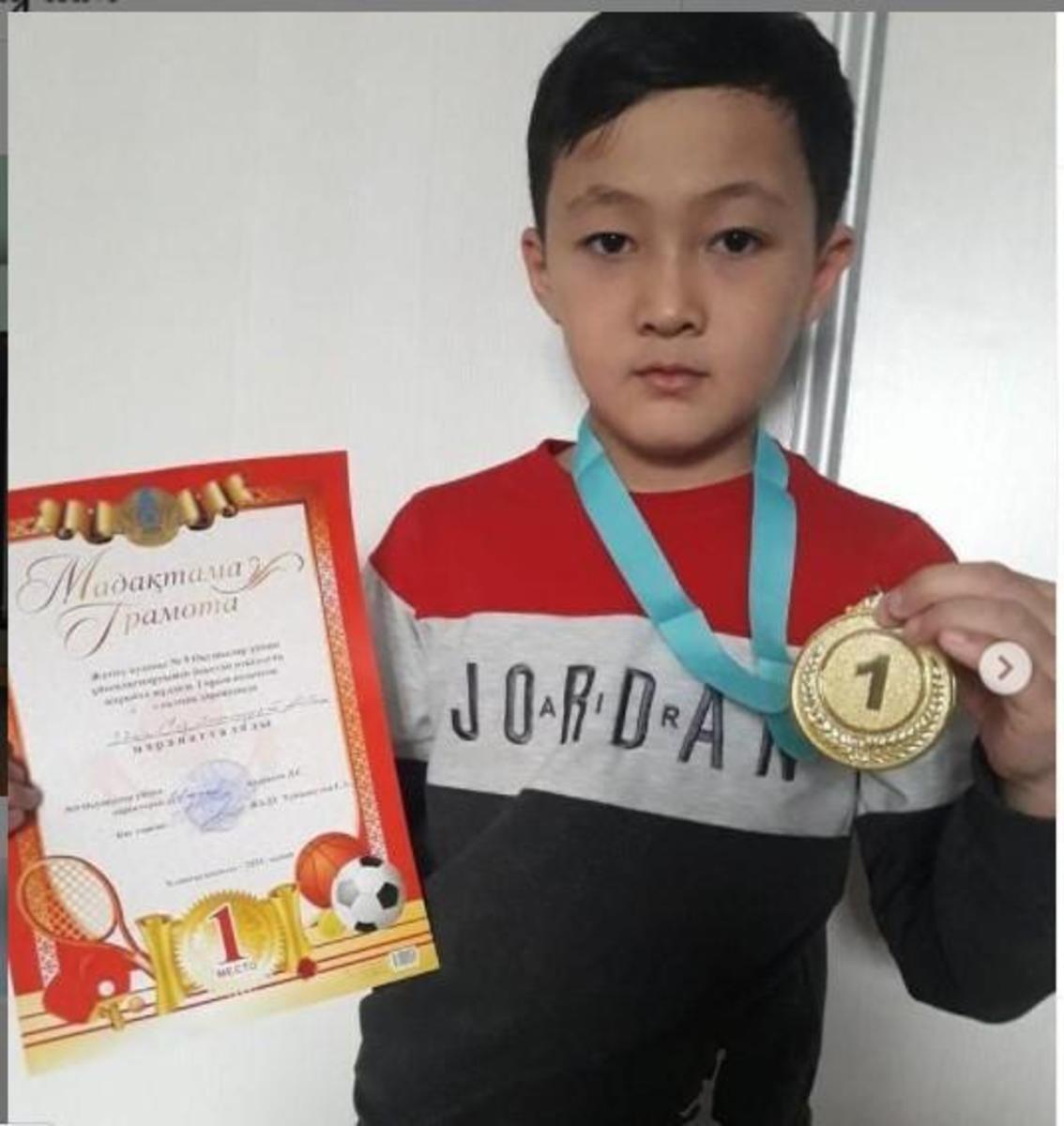 №148 мектеп-гимназияның 5Д сынып оқушысы Сұлтанмұрат Айбек Жетісу ауданы №9 оқушылар үйі бокстан өткізген жарыста жүлделі І ОРЫН иеленді