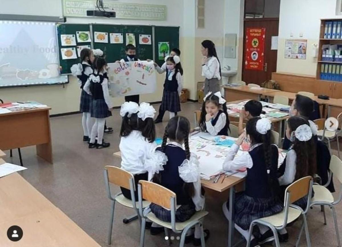 «Ұлы тұлғалар салған жол – ұрпаққа өнеге»" тақырыбында мектебіміздегі жас мамандар онкүндігі өтіліп жатыр