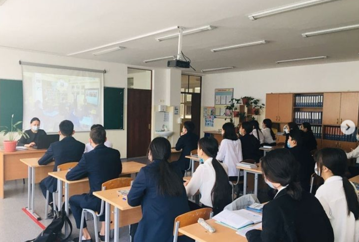 №148 мектеп-гимназияның оқушылары 15.05.2020 күні Алматы қ. Химия-биология бағытындағы Назарбаев зияткерлік мектебі, Қазақстан Республикасы Тәуелсіздігінің 30 жылдығына орай ұйымдастырылған "Жасампаздық пен даму жылдары" атты онлайн сабаққа қатысты