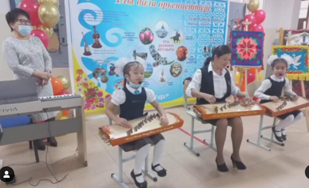Жетісу ауданы №148 мектеп-гимназияда мектептің оқу-тәрбие жоспарына сәйкес "Ұлы дала өркениеттері" тақырыбында эстетика кафедрасының онкүндігі өтіп жатыр