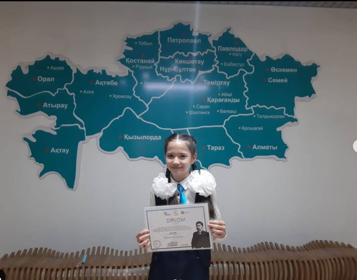 Жетісу ауданы №148 мектеп-гимназияның 5А сынып оқушысы Мельс Зере "Алаш ардақтысы" республикалық мәнерлеп оқу байқауына қатысып ІІІ ОРЫН иеленді.