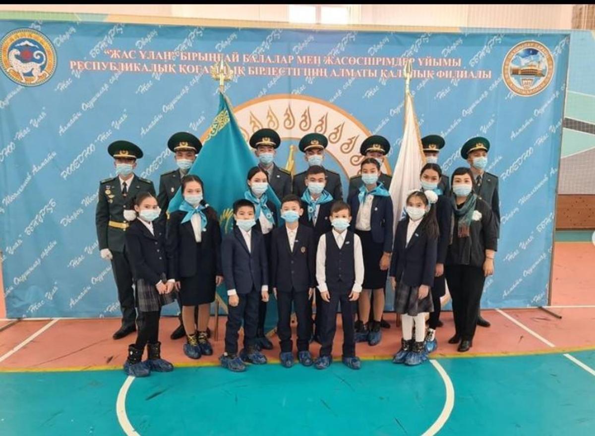 Мектебіміздің білімді, өнерлі, алғыр, үздік 5 оқушысы "Жас Ұлан" 5 оқушысы "Жас Қыран" ұйымының мүшелері атанды