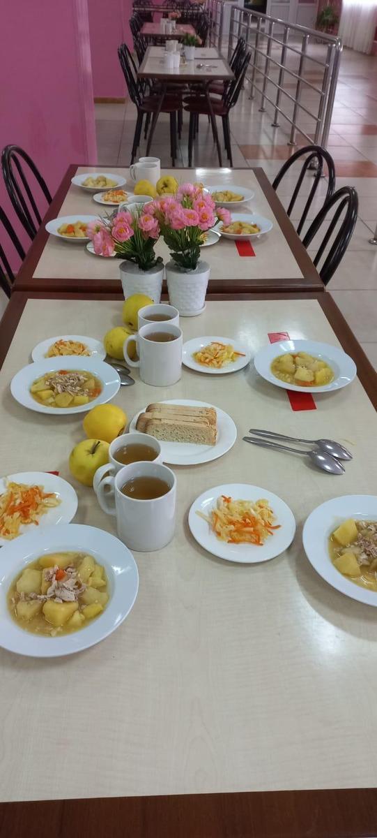 Тегін тамақтануды ұйымдастырудан көрініс.