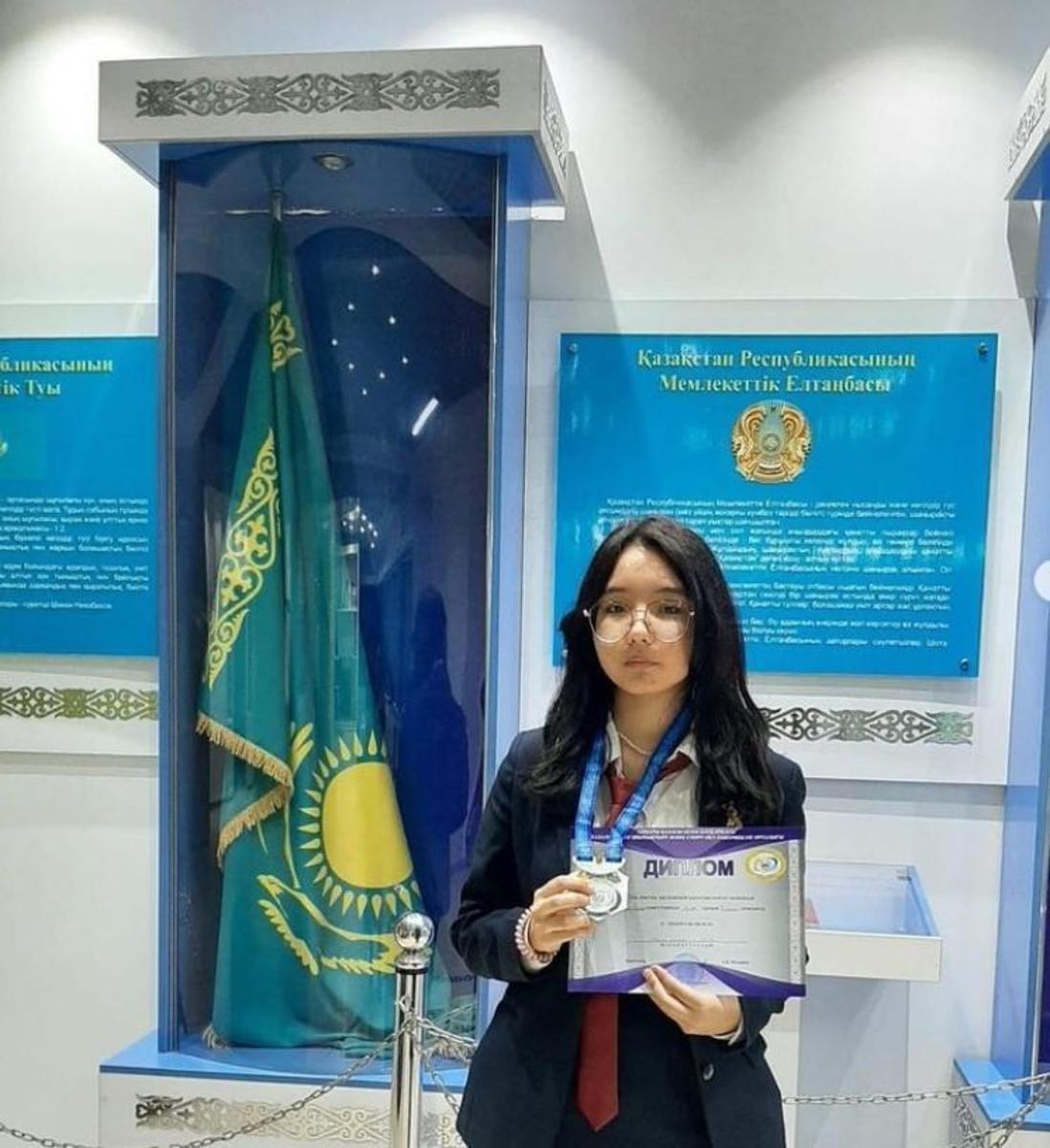 Жетісу ауданы №148 мектеп-гимназияның оқушысы Ахметжанова Жібек Ұлттық мектеп лигасының қалалық іріктеу кезеңінде “Тоғызқұмалақ” спорт түрінен ІІ ОРЫН иеленді