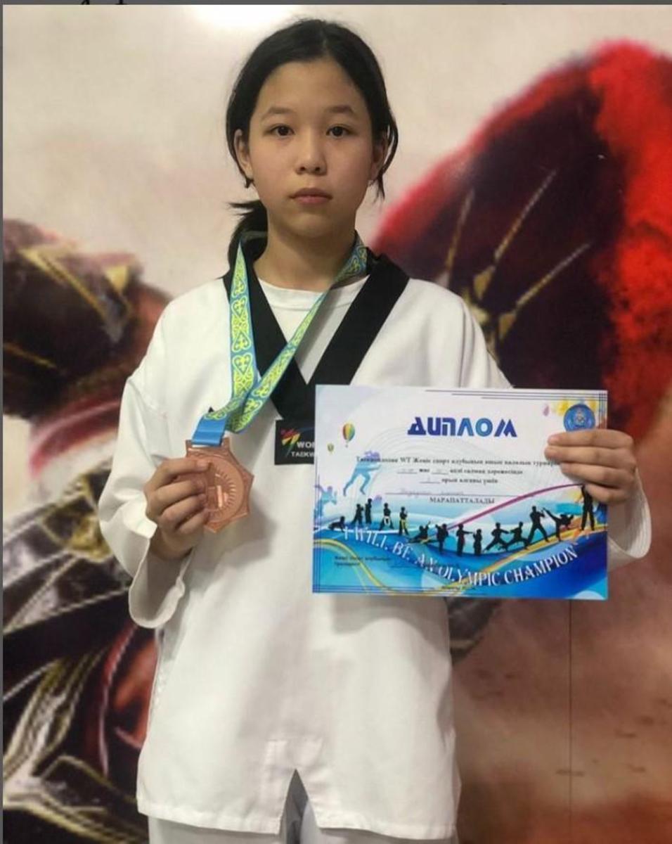 Жетісу ауданы №148 мектеп-гимназияның 6”Б” сынып оқушысы Бақдаулетова Эльнара қалалық жасөспірімдер арасындағы тхэквондодан І ОРЫН иеленді