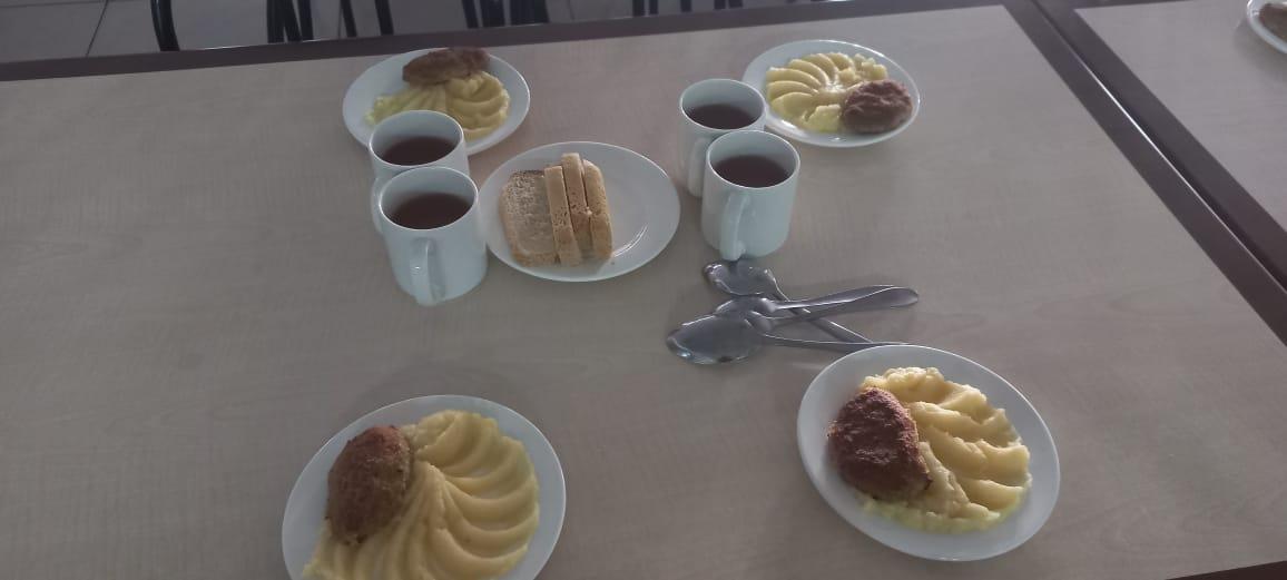 Тегін тамақтануды ұйымдастырудан көрініс.