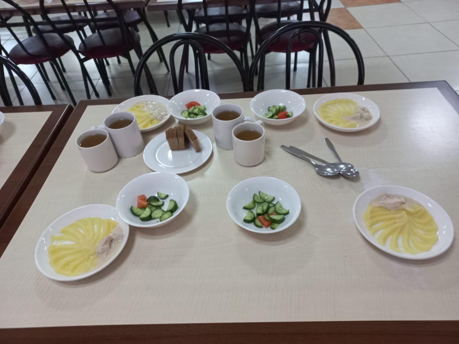 Тегін тамақтануды ұйымдастырудан көрініс.