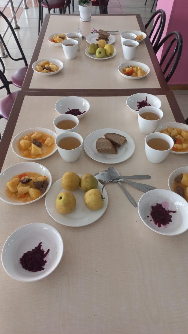 Тегін тамақтануды ұйымдастырудан көрініс.