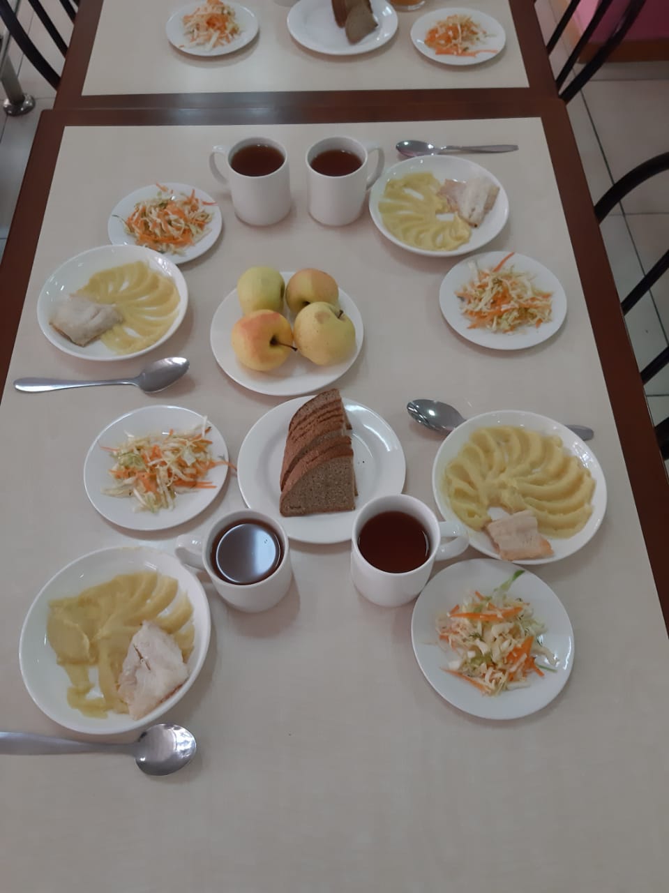 Тегін тамақтану сәтінен