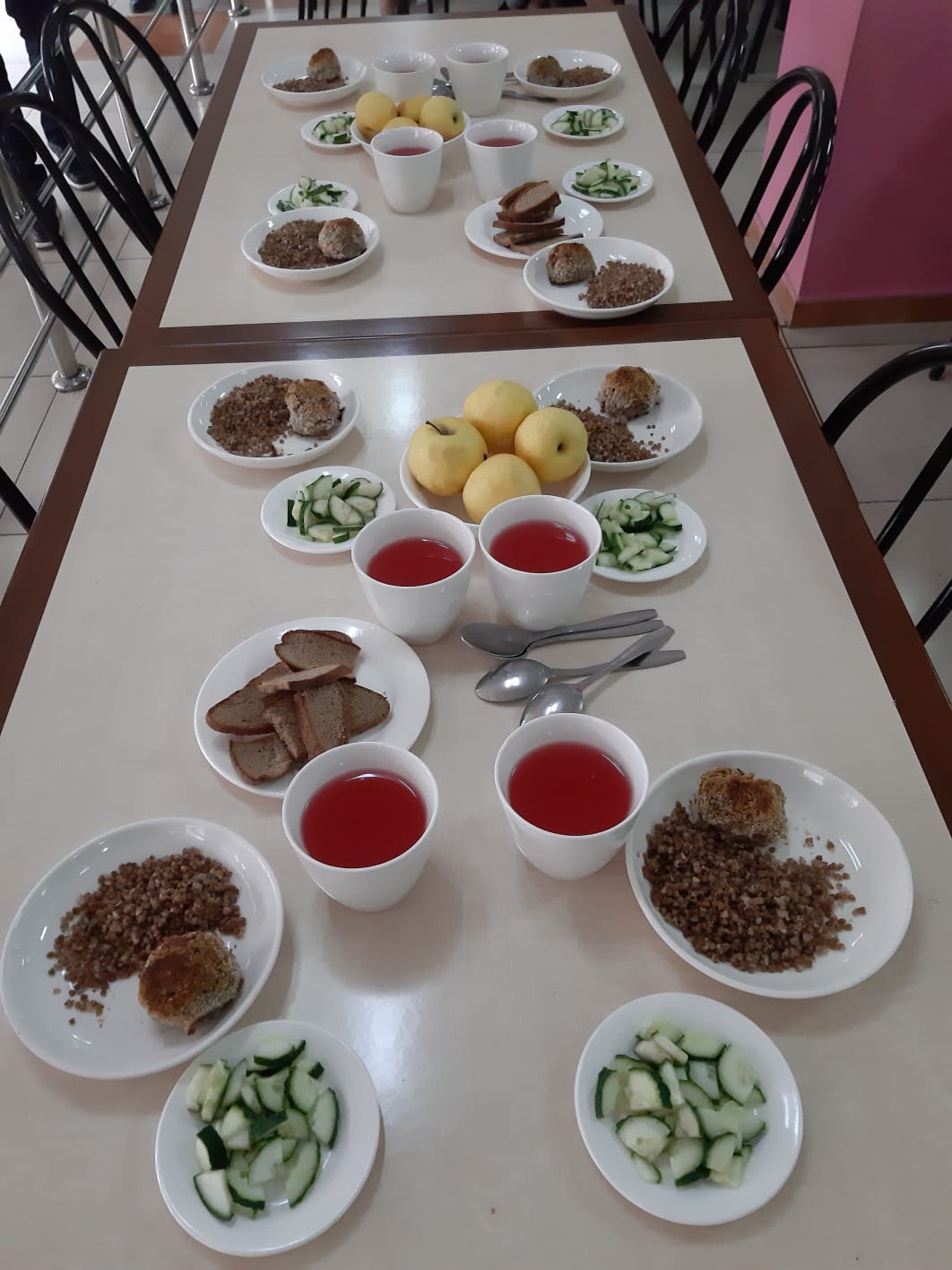 Тегін тамақтану сәтінен