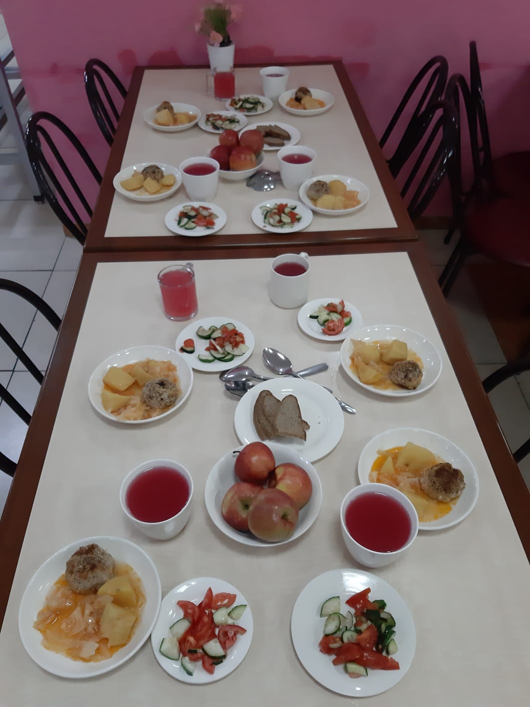 Тегін ыстық тамақтанудан көрініс