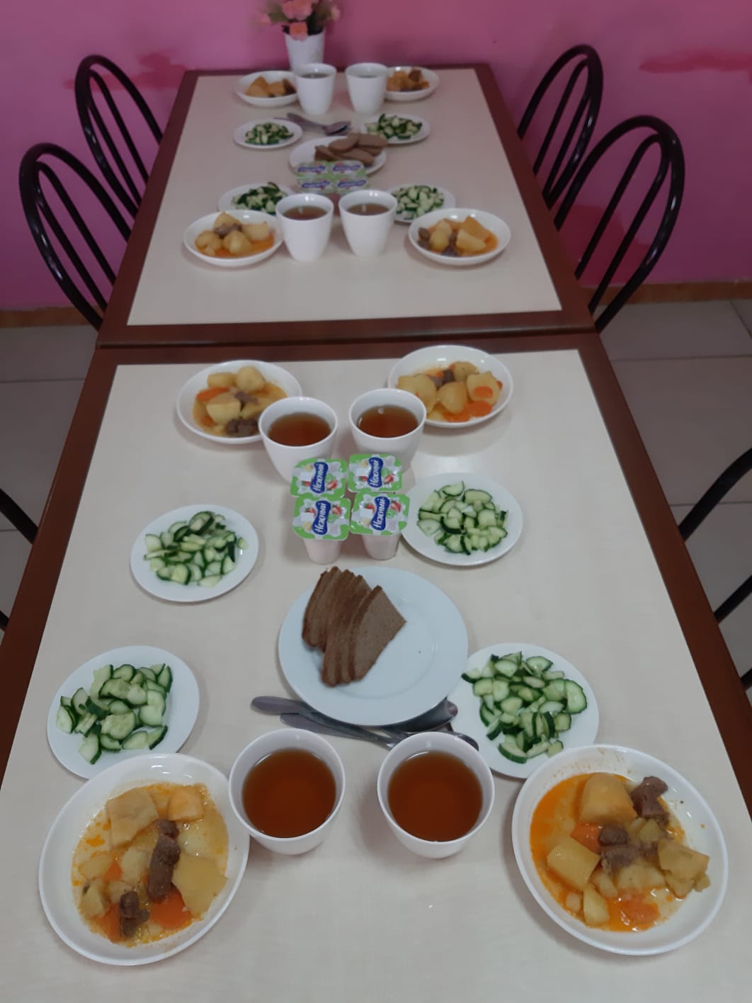 Тегін тамақтану сәтінен көрініс