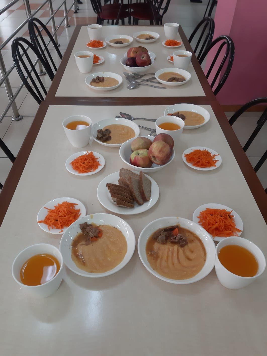 Тегін тамақтану сәтінен көрініс