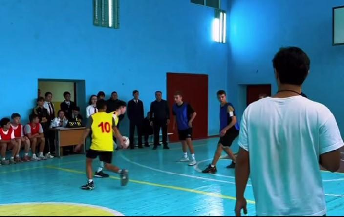 Жетісу ауданы №148 мектеп-гимназиясында Жетісу ауданы білім беру ұйымдарының 10-11 сынып оқушылары арасында баскетболдан аудандық жарыс өтті.