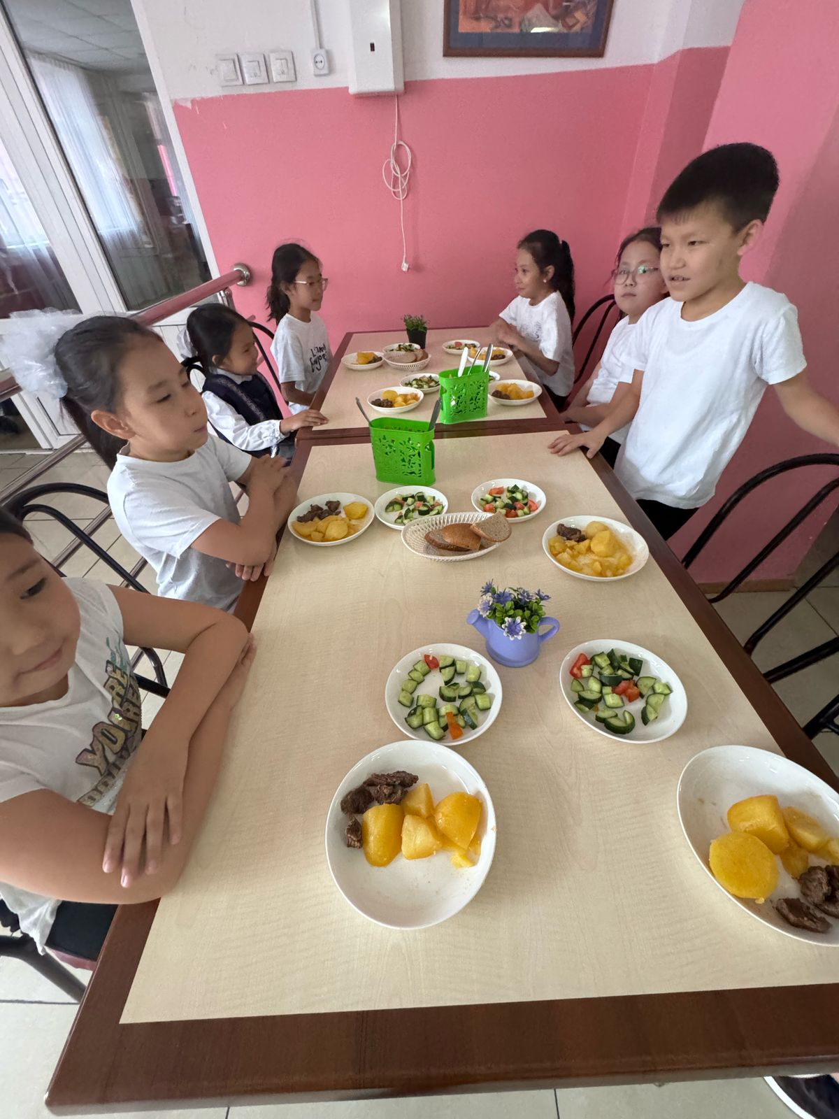 Тегін тамақтанудан көрініс