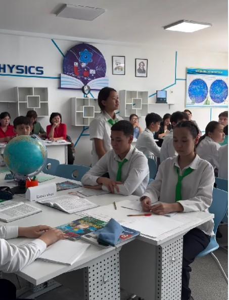 №148 мектеп-гимназияда «Цифрлық дәуірдегі оқушылар: Жасанды интеллект көмегімен ақпараттық сауаттылық пен сыни ойлауды дамыту» тақырыбында Жаратылыстану-ғылыми пәндер кафедрасының ұйымдастыруымен қалалық семинар өткізілді.