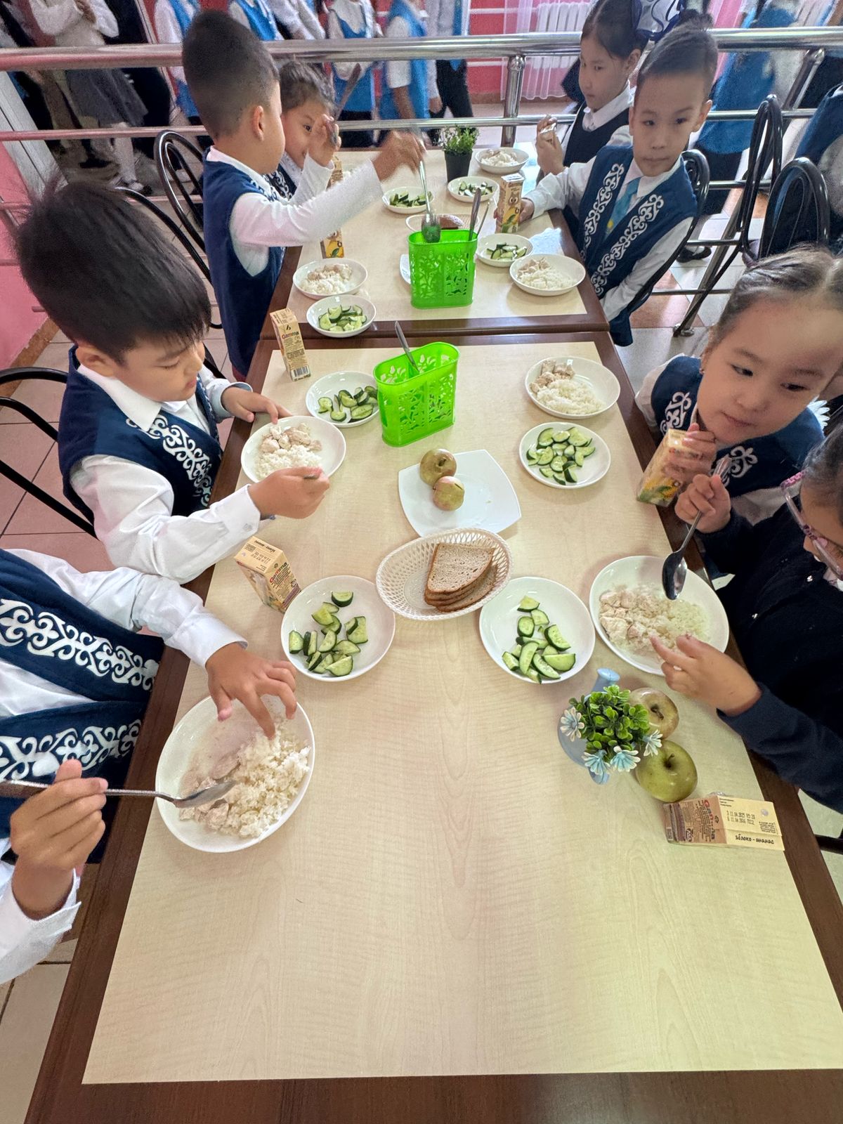 Тегін тамақтанудан көрініс