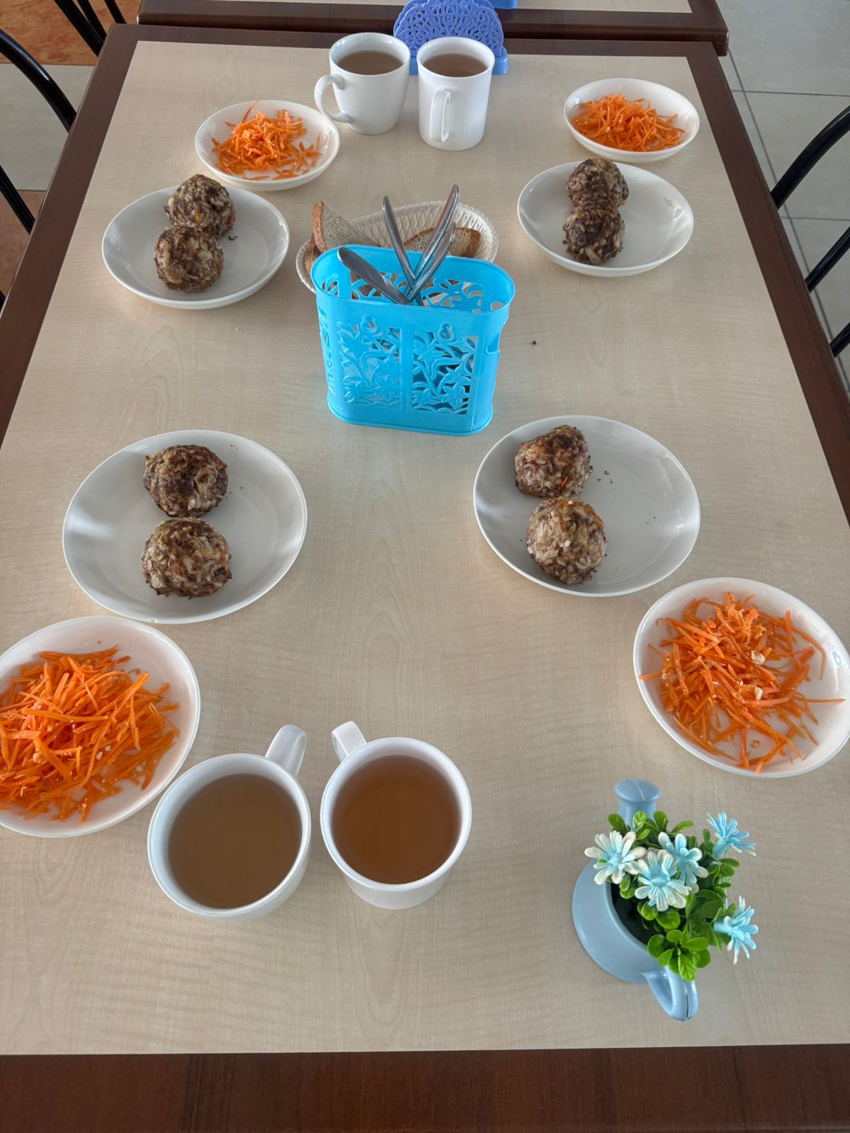 Тегін тамақтанудан көрініс