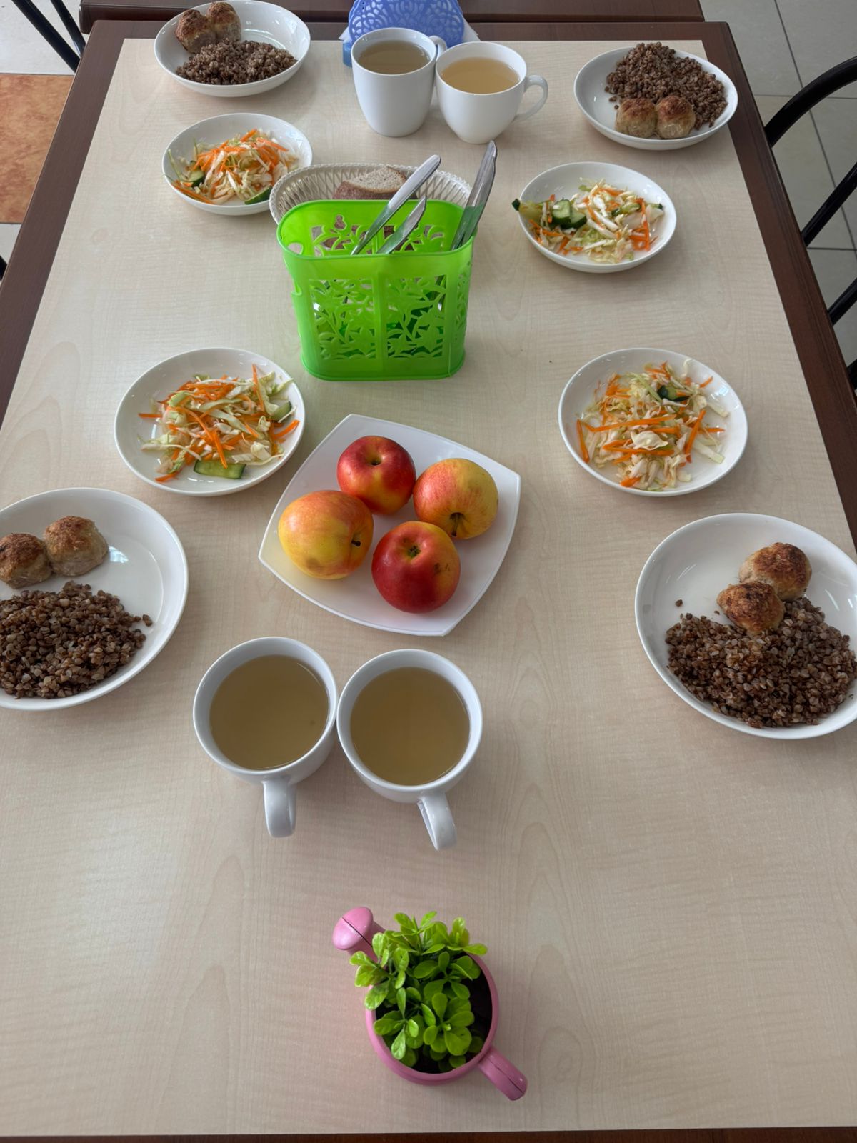 Тегін тамақтанудан көрініс