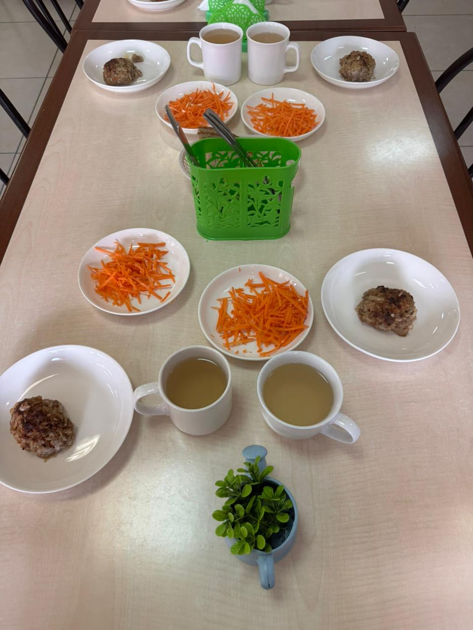 Тегін тамақтанудан көрініс