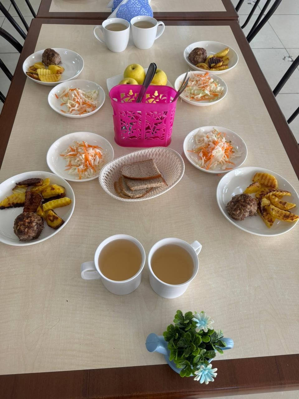 Тегін тамақтанудан көрініс