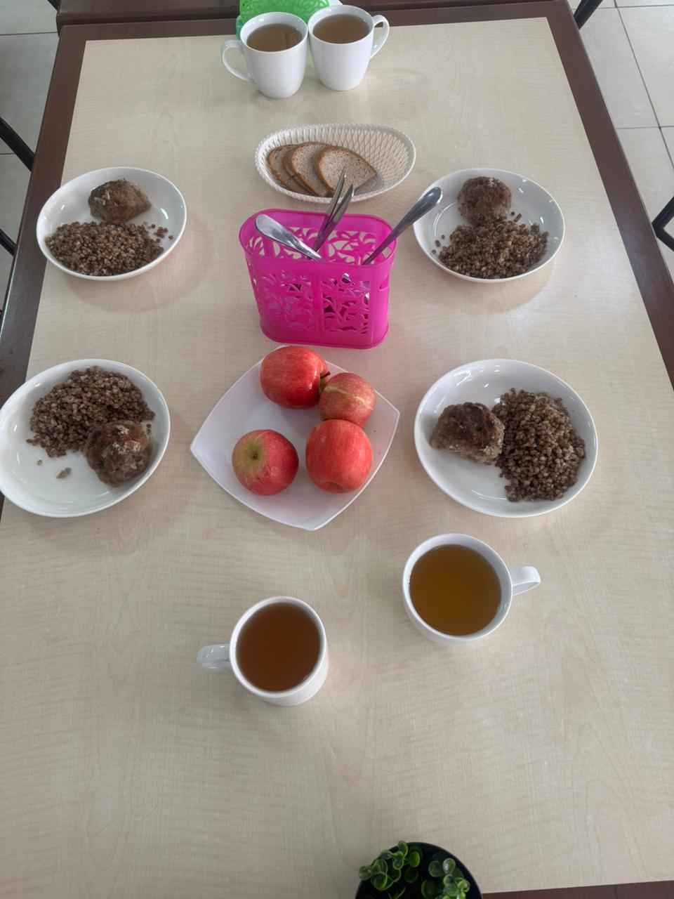 Тегін тамақтанудан көрініс