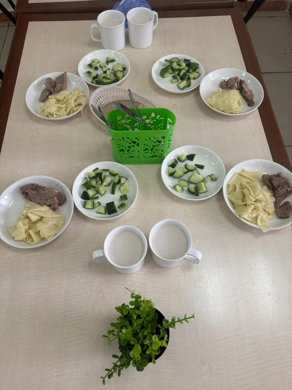 Тегін тамақтанудан көрініс