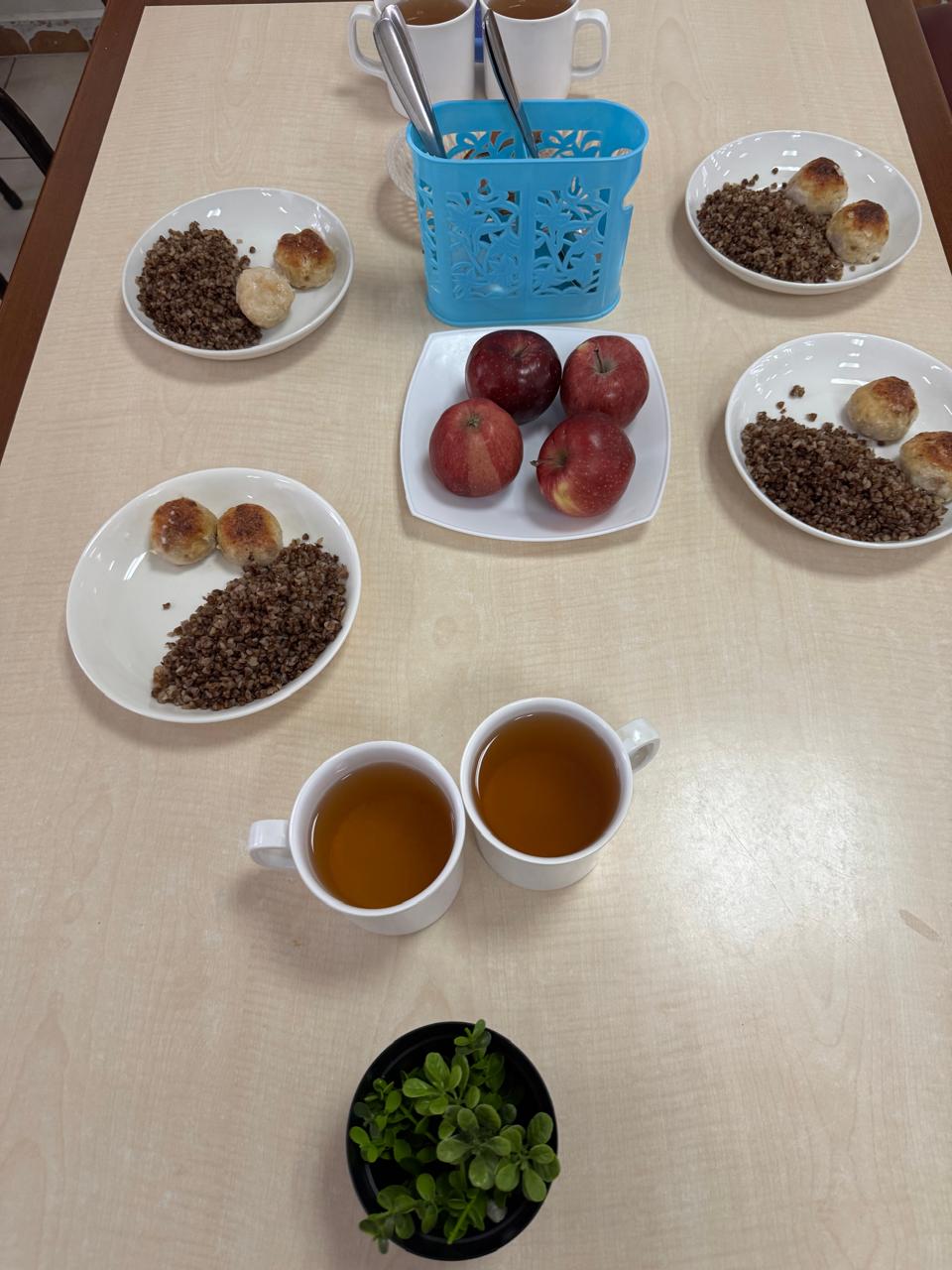 Тегін тамақтанудан көрініс