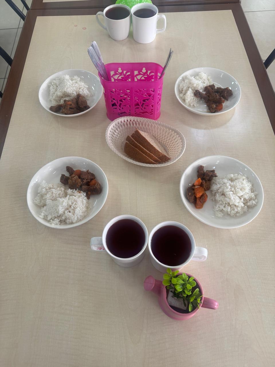 Тегін тамақтанудан көрініс