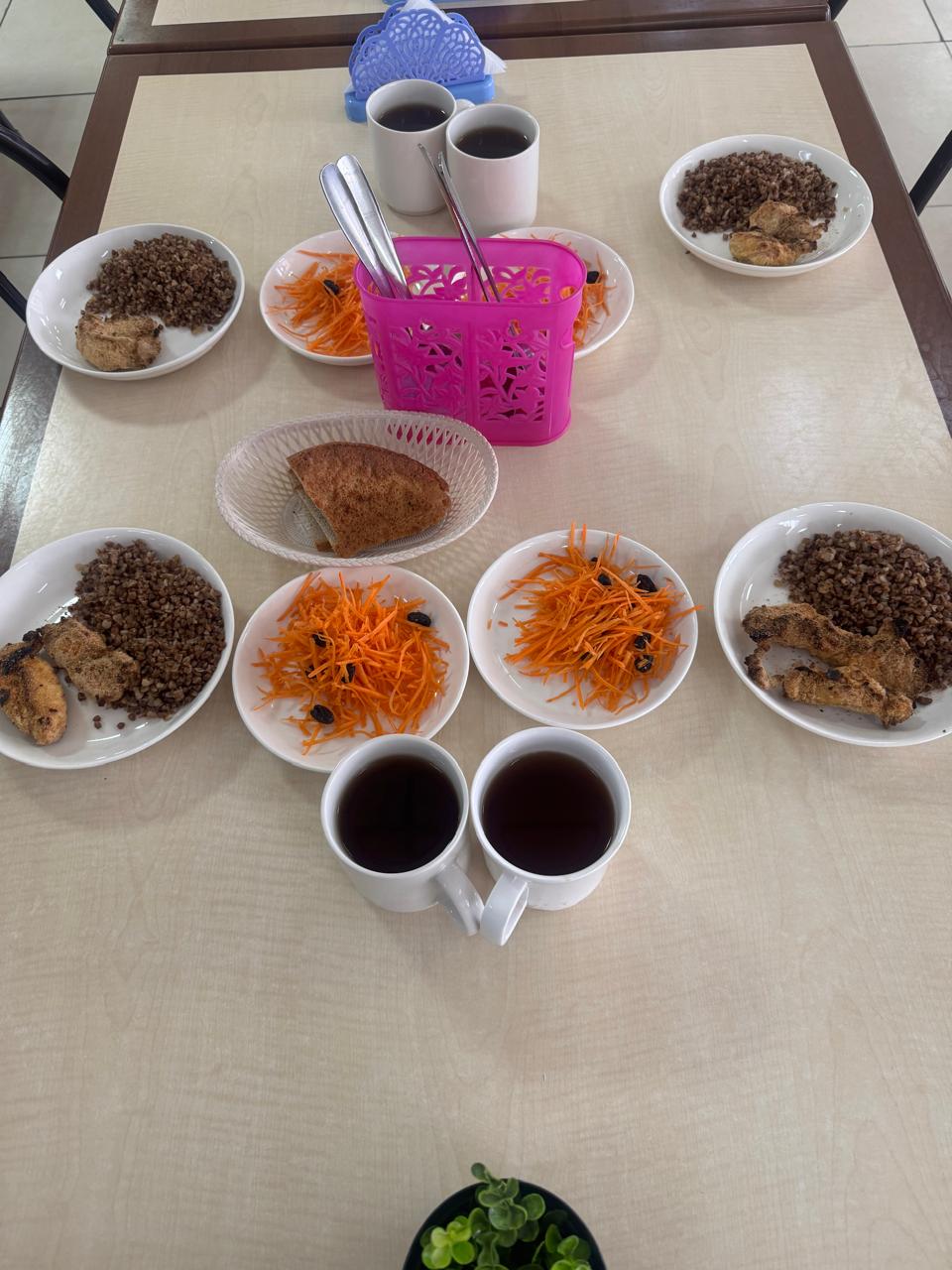 Тегін тамақтанудан көрініс