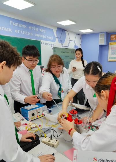 Химия сабағында кристалдық торды зерттеу тәжірибесі