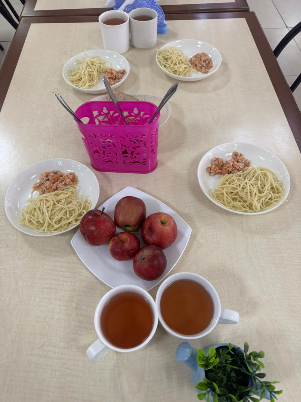 Тегін тамақтанудан көрініс