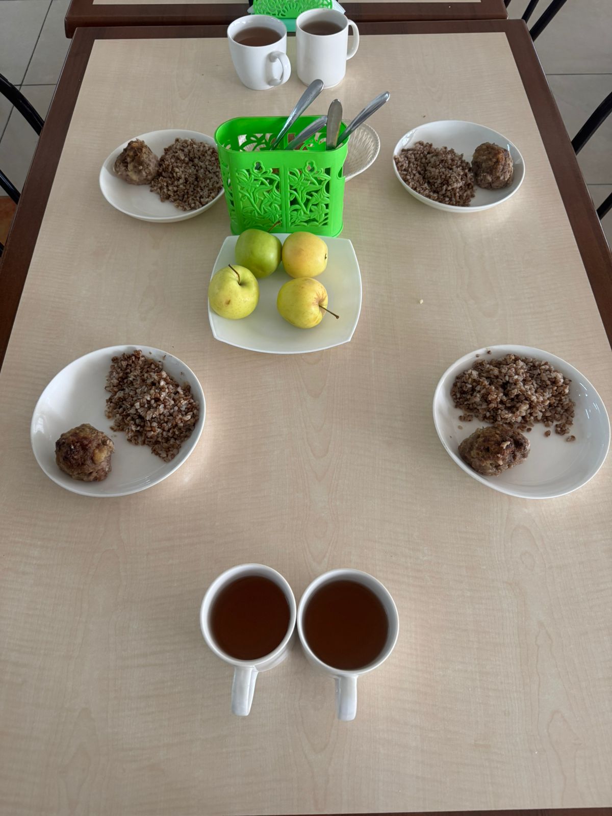 Тегін тамақтанудан көрініс