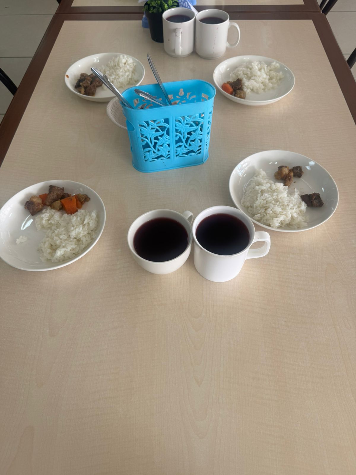 Тегін тамақтанудан көрініс